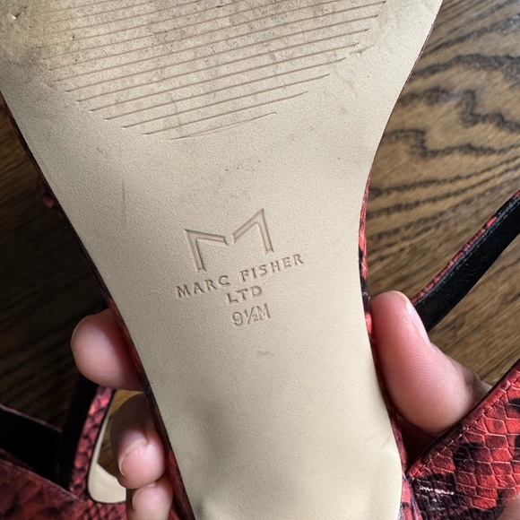 Marc Fisher Red Snake Print Kitten Heel Sandals Strappy Open Toe Shoes Size 9.5M - Picture 6 of 6